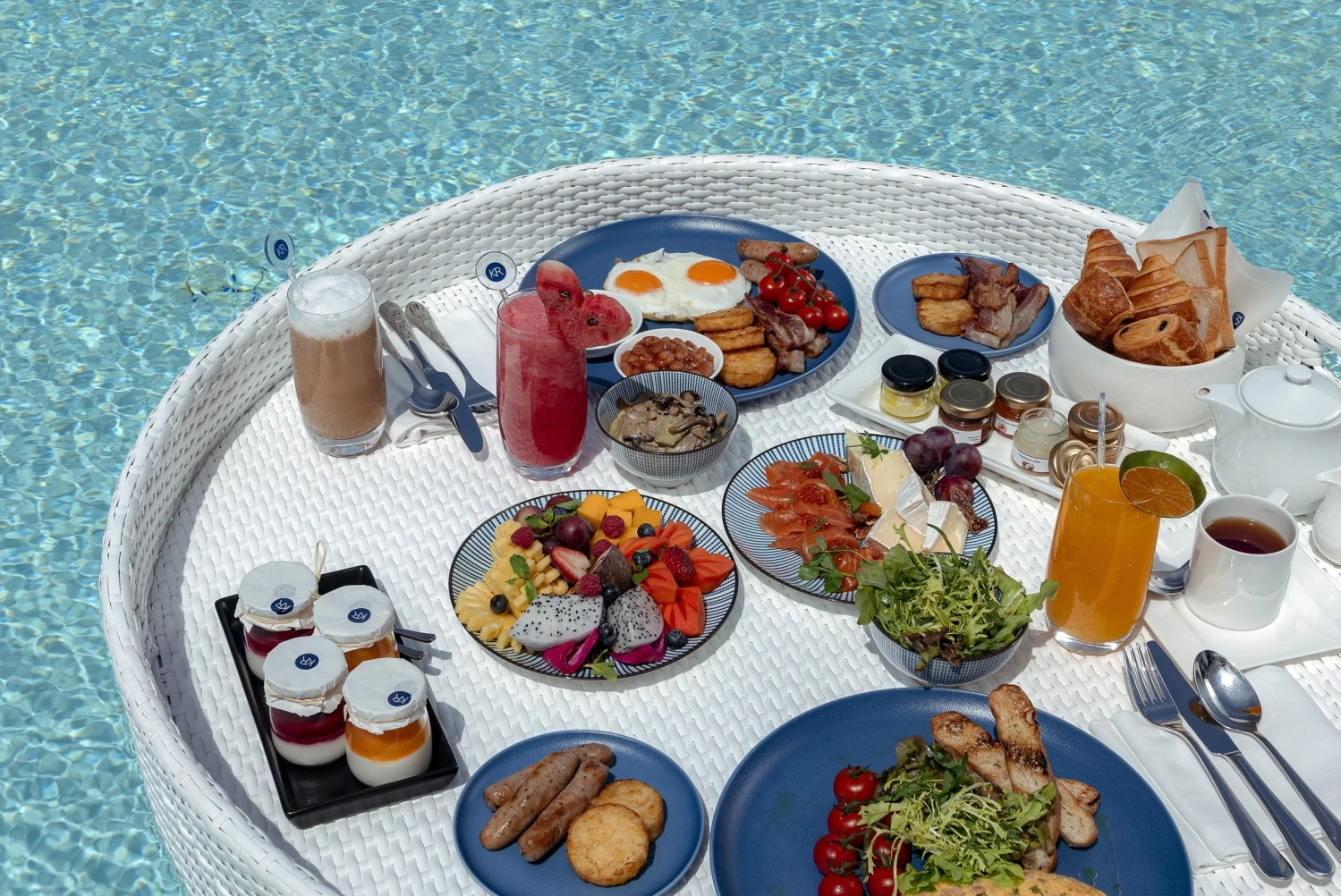 Floating Breakfast